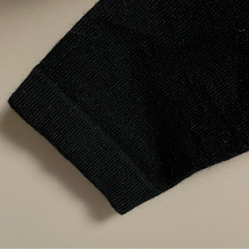 Lord & Taylor Black 100% Merino Wool Sweater Women’s Size Medium - Picture 5 of 10